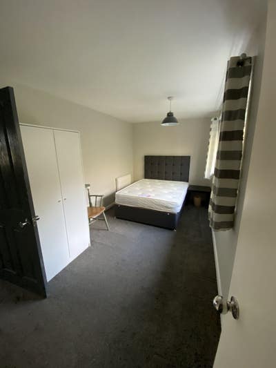 Large Room - Little Stoke  Main Photo