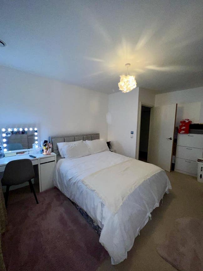 Short Let Large room -  Surrey Quays SE8 Main Photo