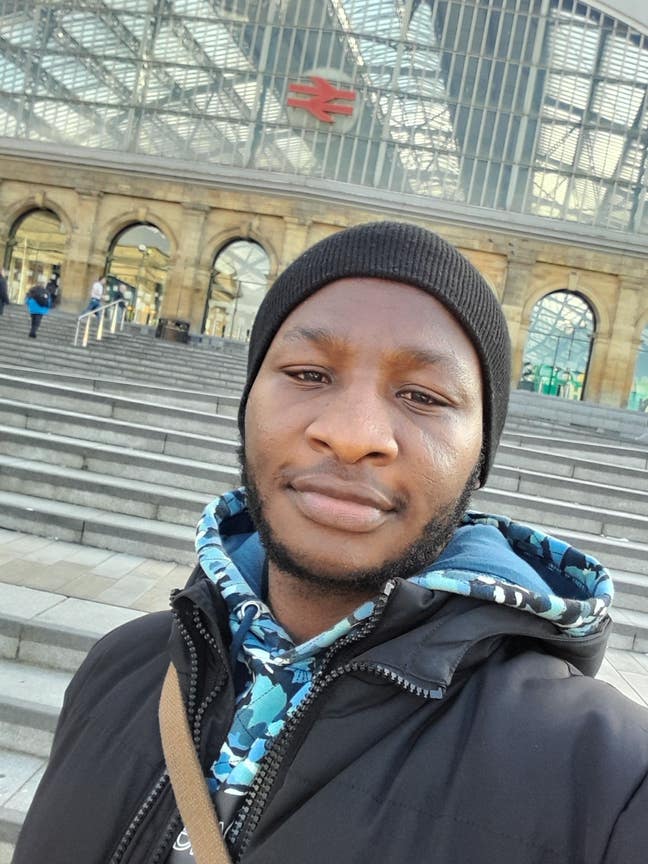 I am a professional male aged 30. I am lookin... Main Photo