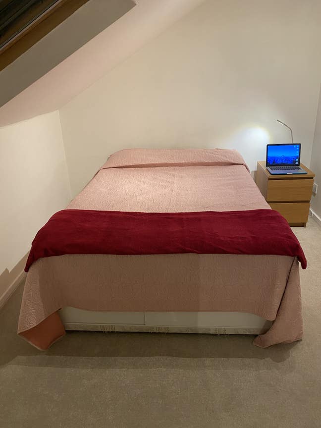 Amazing Large Room in a 3 Bedroom Flat  Main Photo
