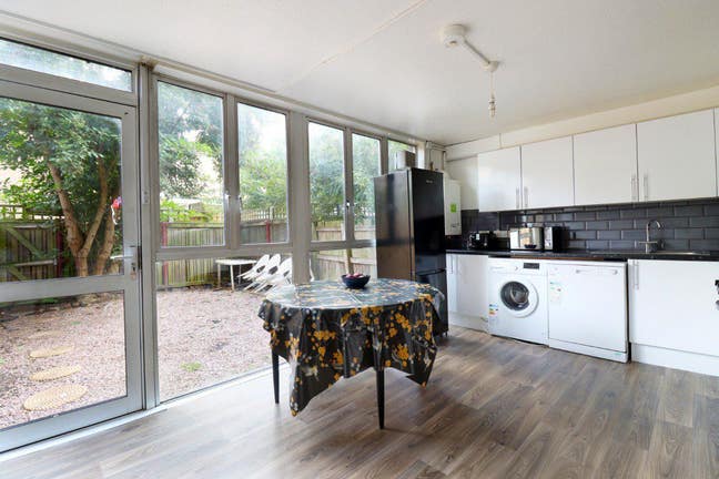 Huge Room 🏡 in Brixton - Zone 2! Main Photo