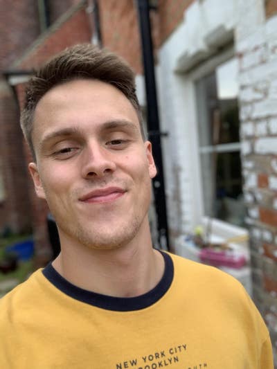 Professional Male seeks a single or double room Main Photo