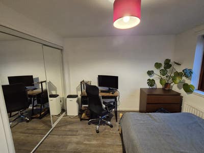 Double bedroom Available in a 3-bedroom Flat  Main Photo