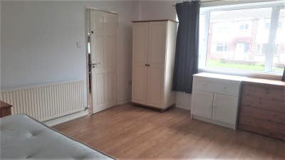 Large Room inc of Bills  Main Photo