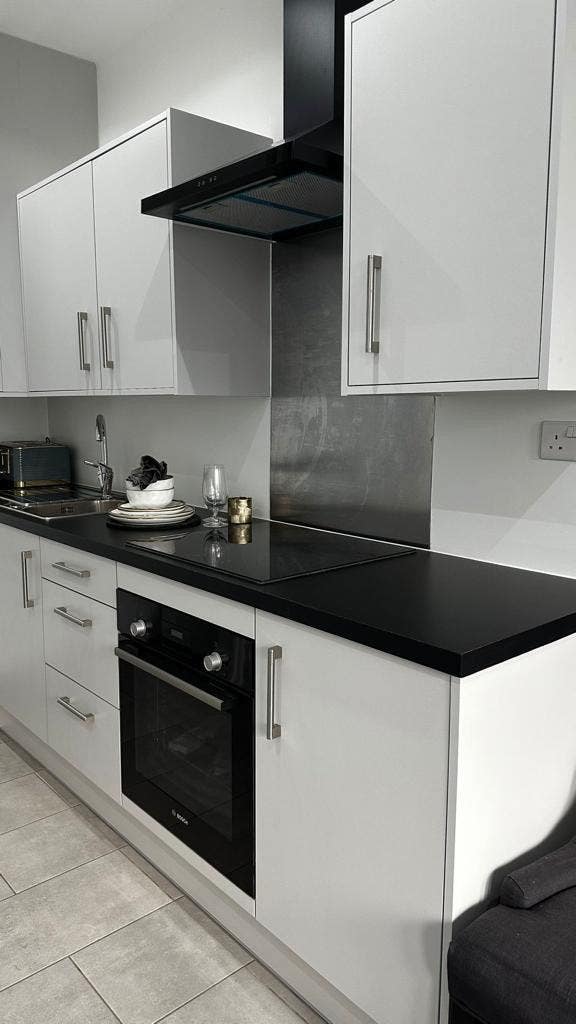 Newly built medium room in shared flat, IG2  Main Photo