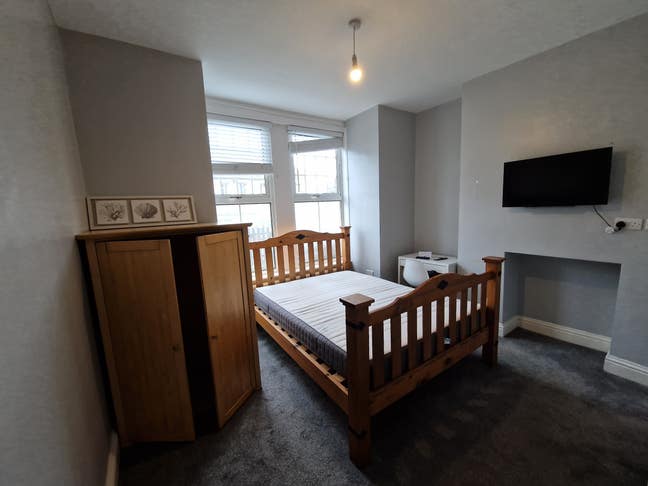 Brand New 6 bed 5 bathroom house  Main Photo