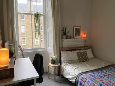 Flatmate wanted in friendly Bruntsfield flat Main Photo