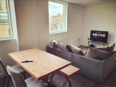 Big Room Kingston TOWN Centre Main Photo