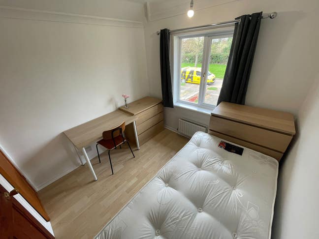 Great Single Room - Spacious House Main Photo