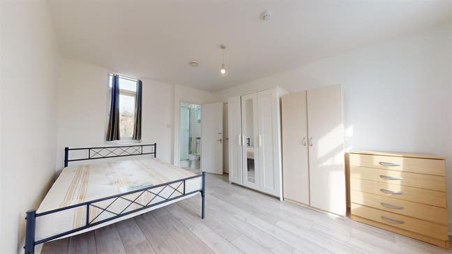 Studio Flat, All Bills Included, 6 Min to Jubilee Main Photo