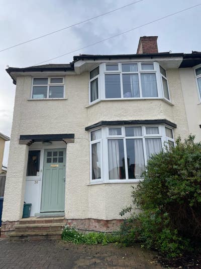  double rooms in light spacious property. Main Photo