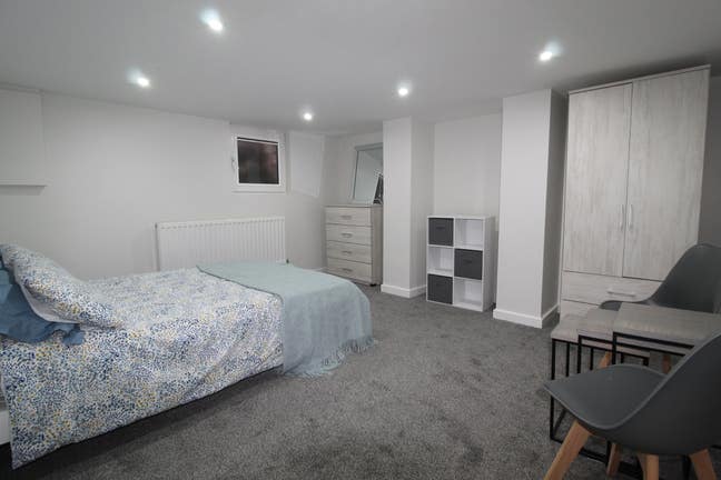 Beautiful Kirkstall Studio Apartment  Main Photo