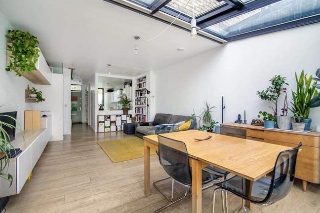 Lower Clapton Townhouse - Couples preferred  Main Photo