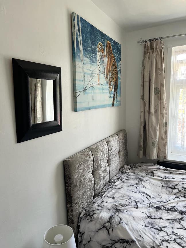 Room to rent - Female household.  Main Photo