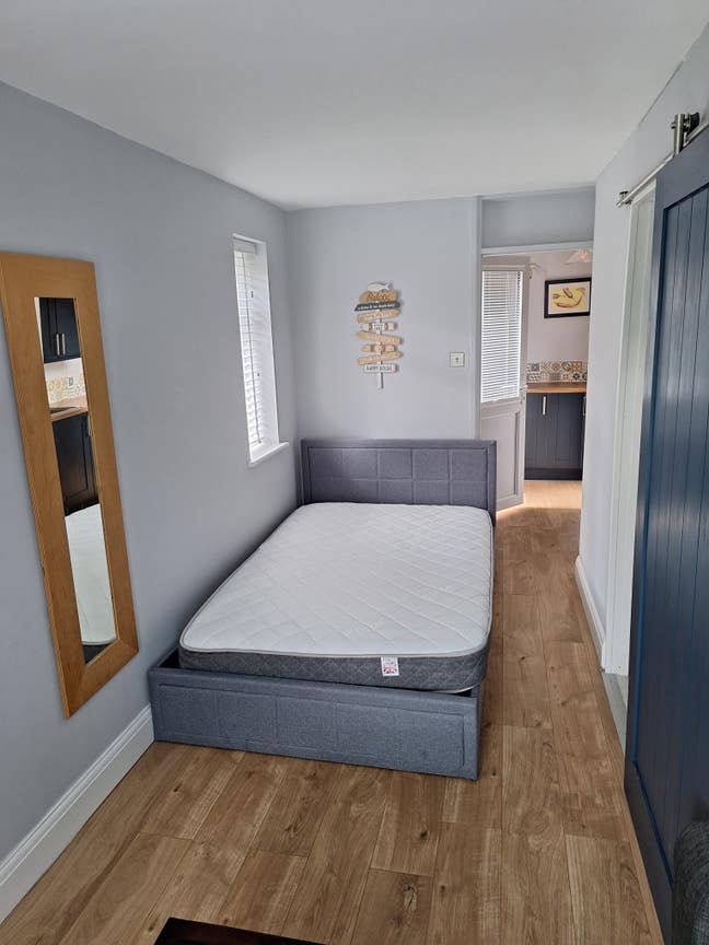 Fully furnished annex. Main Photo