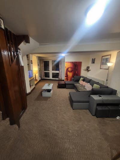 Double room next to station and shop Main Photo