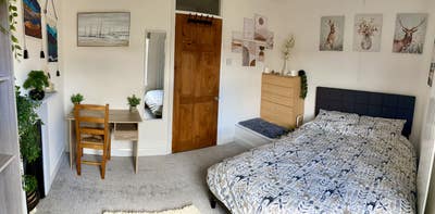 Spacious double room - 5 mins walk from station Main Photo