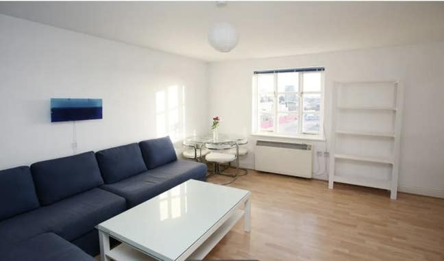 Single Sleeping Space Available in Family Home Main Photo
