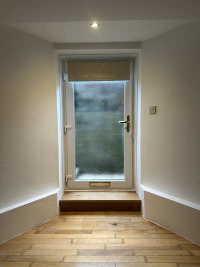 Extremely spacious newly refurbished cellar flat Main Photo