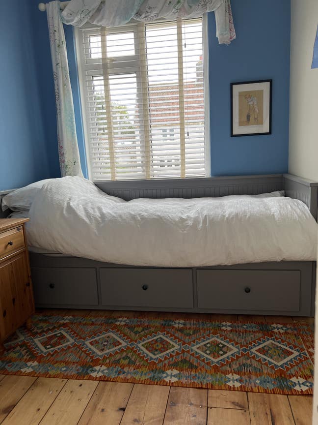 Looking for Mon-Fri lodger for single room.  Main Photo