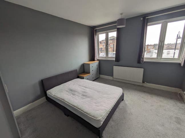 Large Double and single with Central Location Main Photo