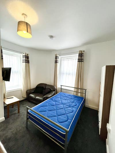Walkley Studio Flat - All Bills Inc Main Photo