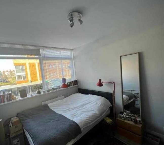 Bethnal Green Flat: 3 minutes from tube station  Main Photo