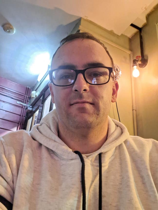 I am a professional male aged 33. I am lookin... Main Photo