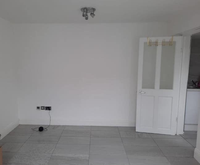 Clean Modern Studio En-Suite No Sharing Required  Main Photo