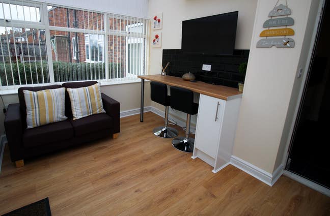 En-Suite Room Available in Thorne!! Main Photo