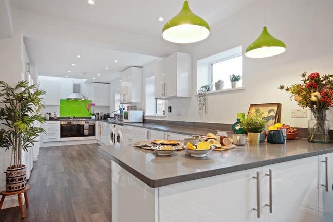 Spacious and bright double rooms near BP Main Photo