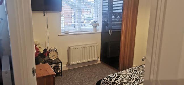 Double Room to Let in New House Old Town  Main Photo