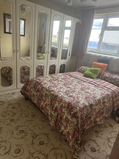 Double furnished room in a quiet house .  Main Photo