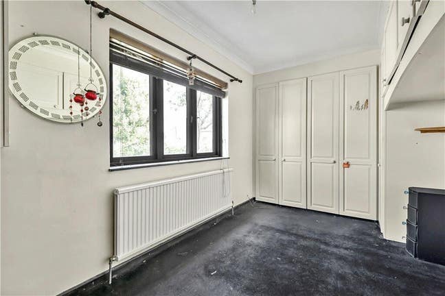 3 Double rooms available in Feltham Heathside TW45 Main Photo