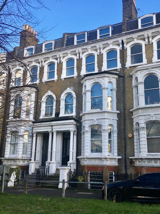 Bright, 1 Bed Flat with views of Common(Bills inc) Main Photo
