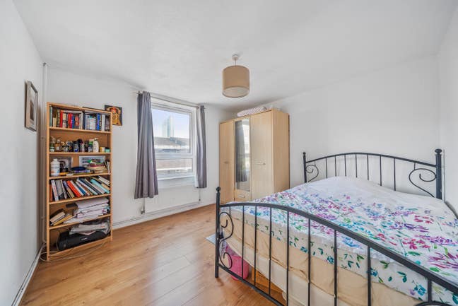 Homely Double room -Bills and Council Tax included Main Photo