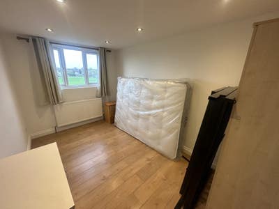 ** Double Room To Rent In Enfield All Bills Inc ** Main Photo