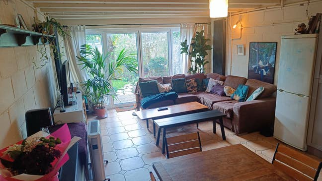 [Short Let] Bright double room in riverside house Main Photo