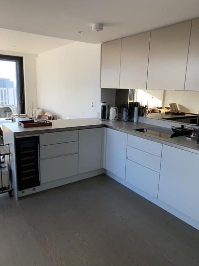 City centre KCL luxury apartment master bedroom  Main Photo