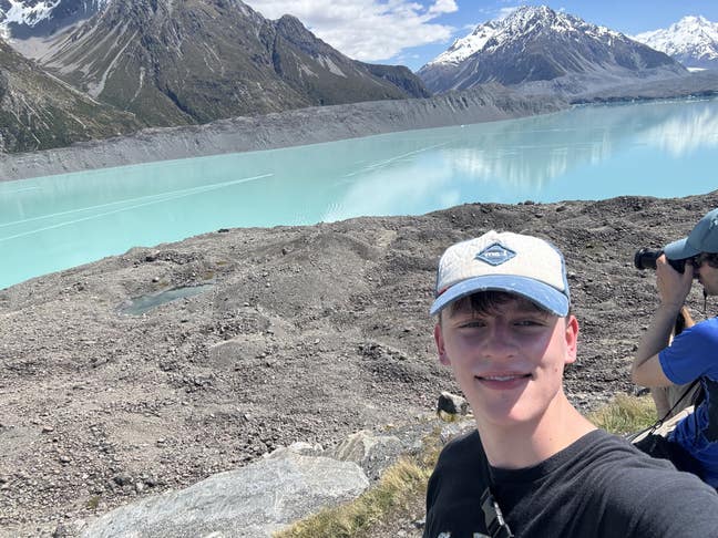 Young professional looking for flatshare Main Photo