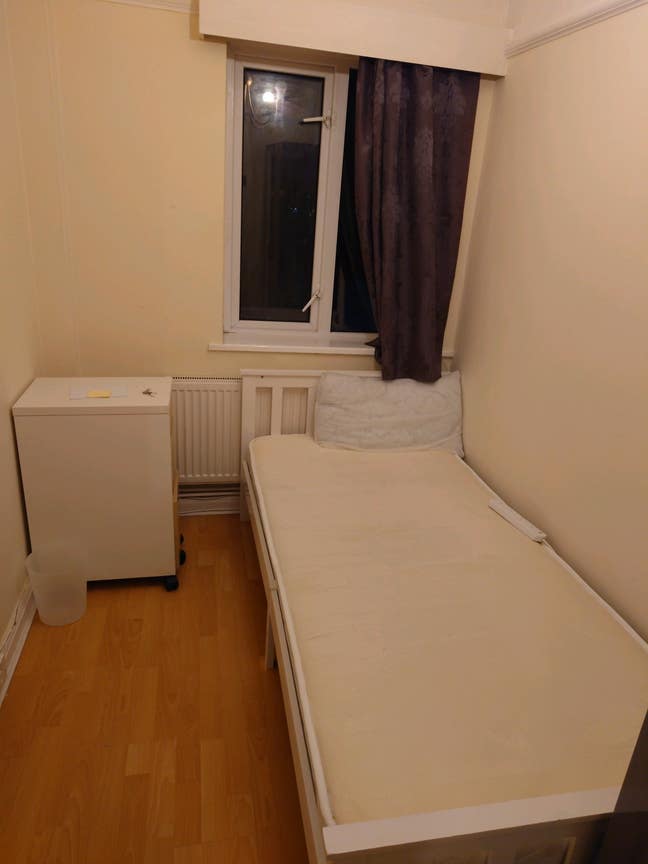 Single bedroom for rent Main Photo