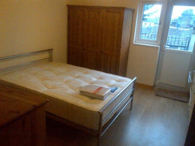 2 Min Walk to Tube. Lge 1 Bed Flat. Mostbills inc. Main Photo