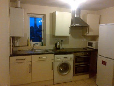 2 Min Walk to Tube. Lge 1 Bed Flat. Mostbills inc. Main Photo