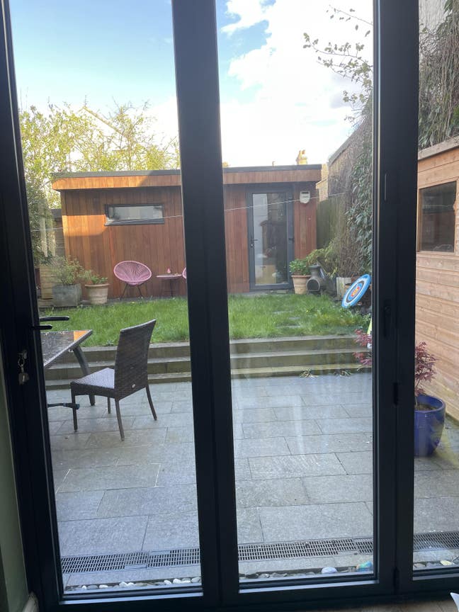 Room in a family house Main Photo