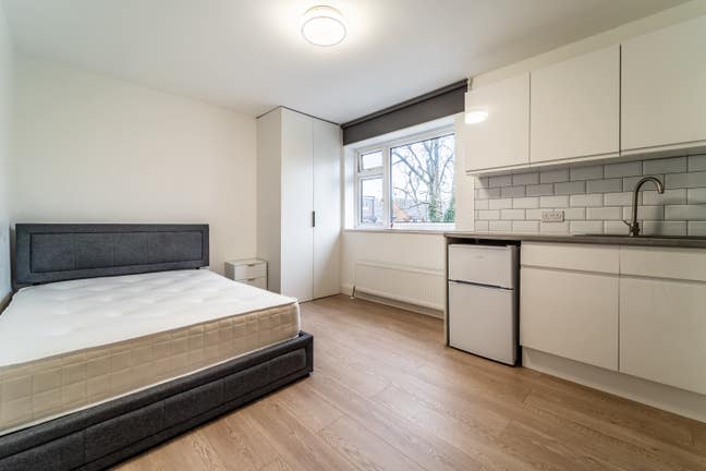 Large EnSuite Room, All Bills Included  Main Photo