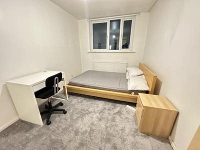 Bermondsay| Rooms Available| Short Walk to Tube Main Photo