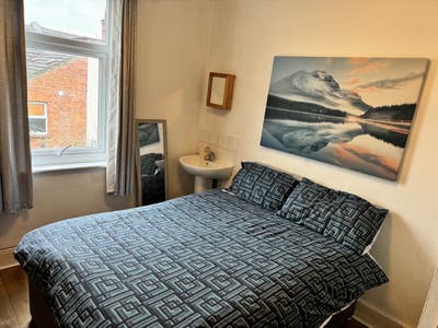 Large Double Room (£520rent - £275 deposit) Main Photo