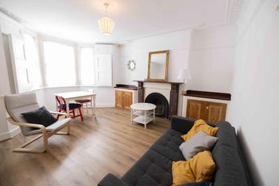 Basement Flat Main Photo
