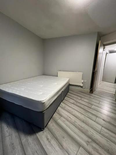  Two Bedroom Flat in Trowbridge BA14 Main Photo