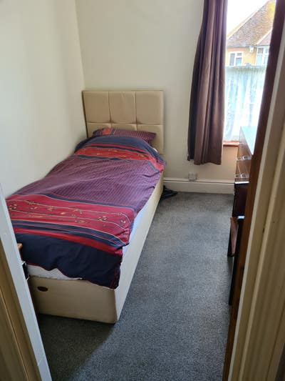 Single Room in Quiet Shared House Main Photo
